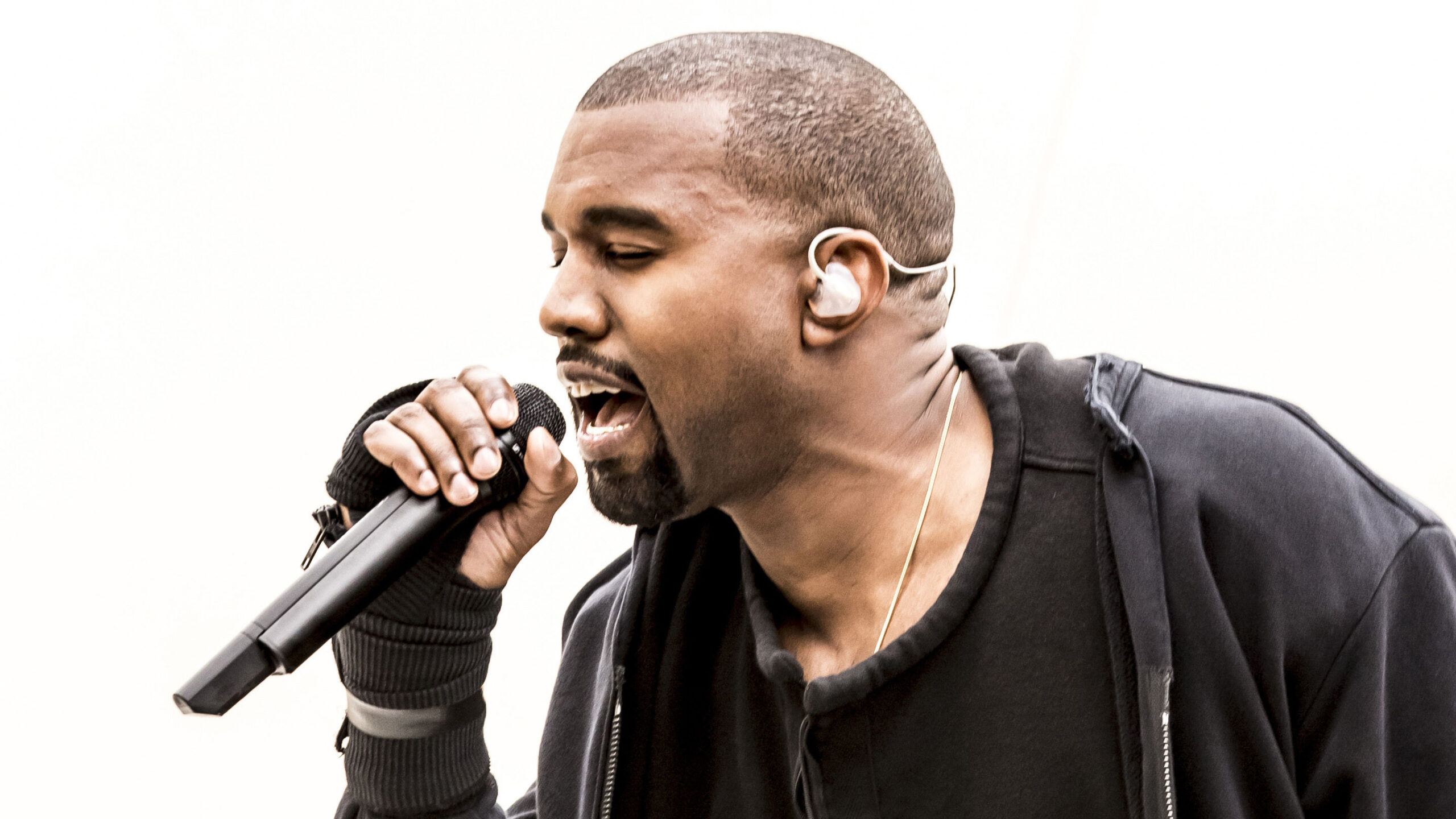 Kanye West settles lawsuit over Saint Pablo tour cancellation